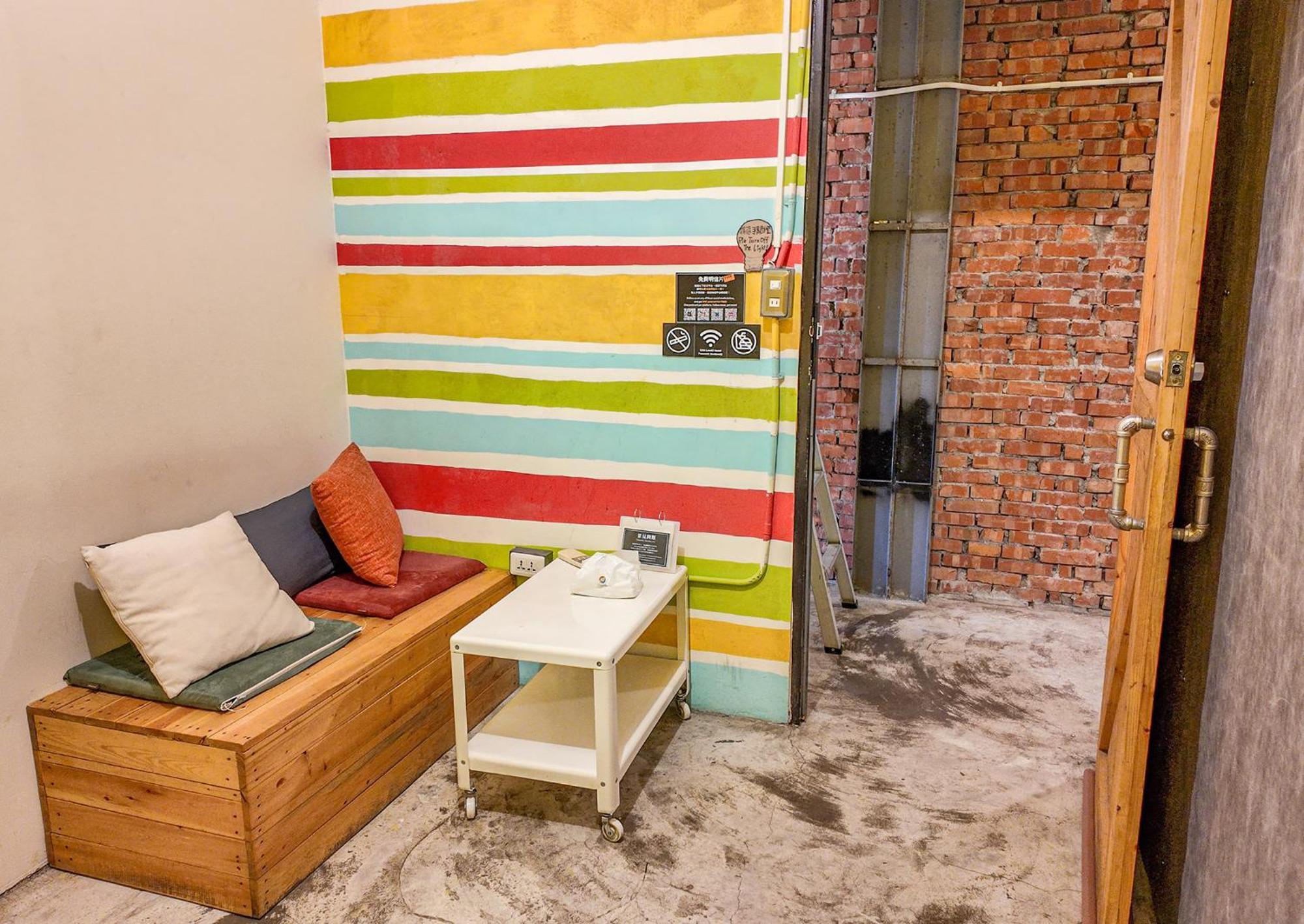 62巷背包客棧 Lane62 Hostel Longjing Екстер'єр фото